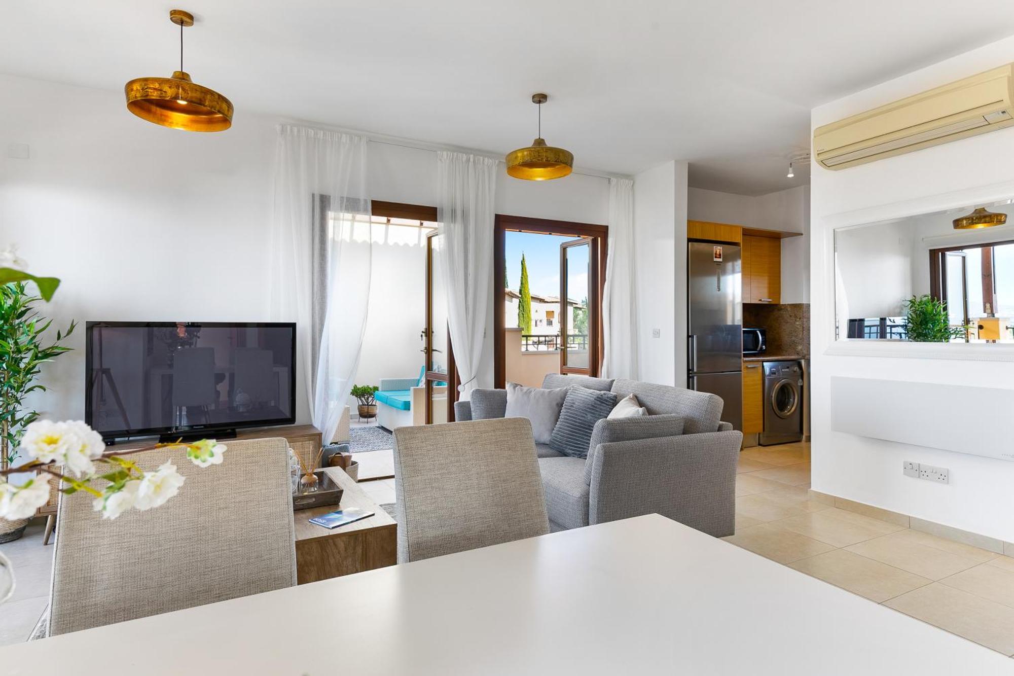 1 Bedroom Apartment Pyrgos With Beautiful Sea And Sunset Views, Aphrodite Hills Resort Kouklia Exterior foto